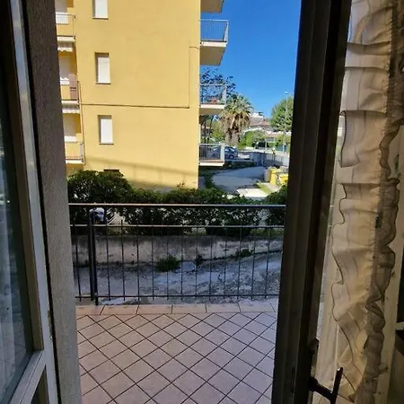 Grazioso 2oo Metri Dal Mare Marcelli