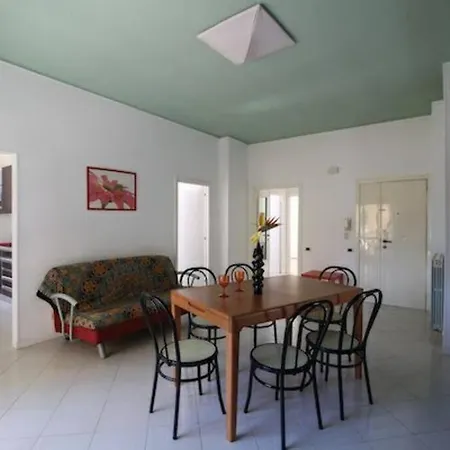 Grazioso 2oo Metri Dal Mare Apartment *